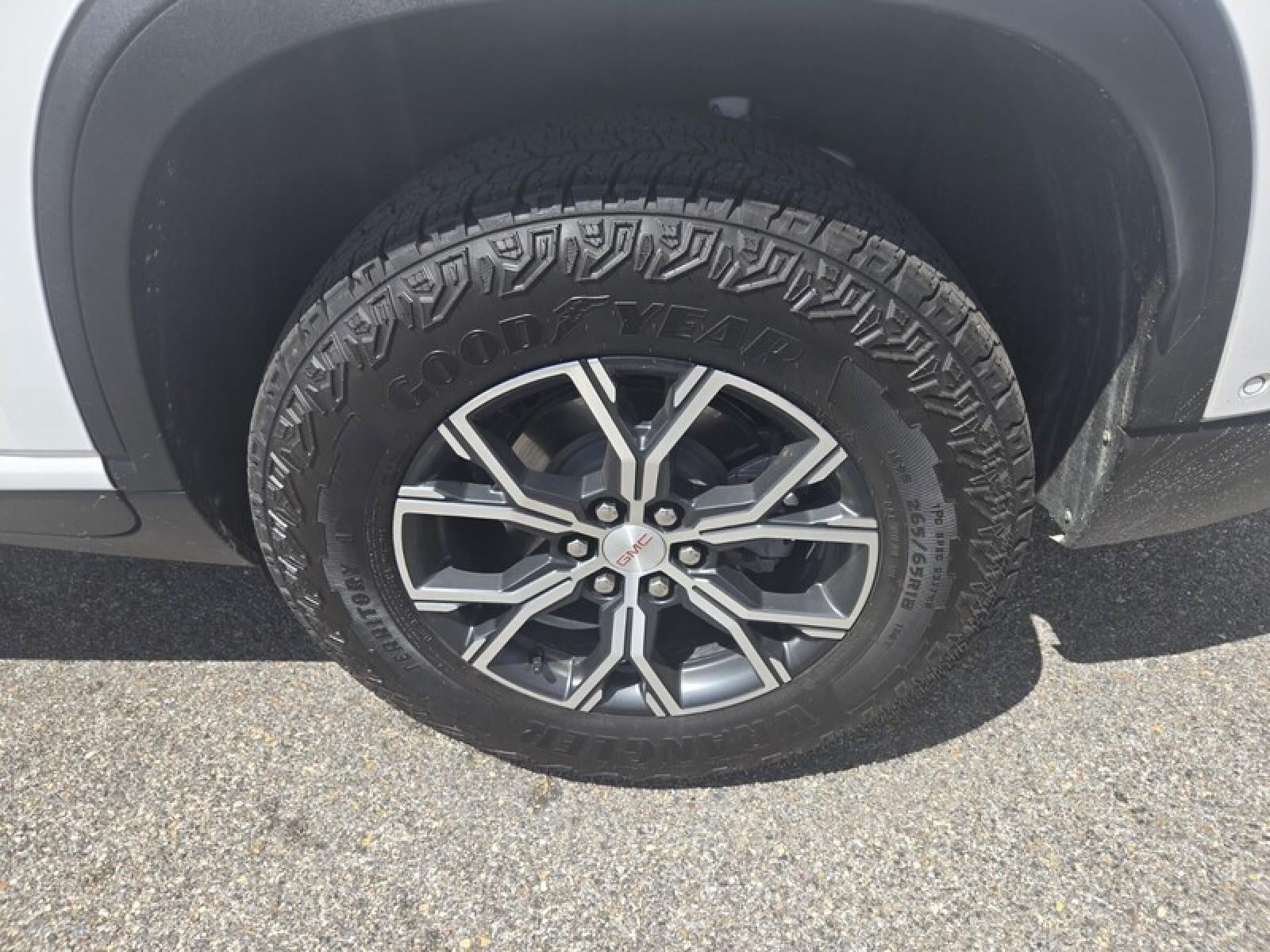 2024 GMC Acadia AT4