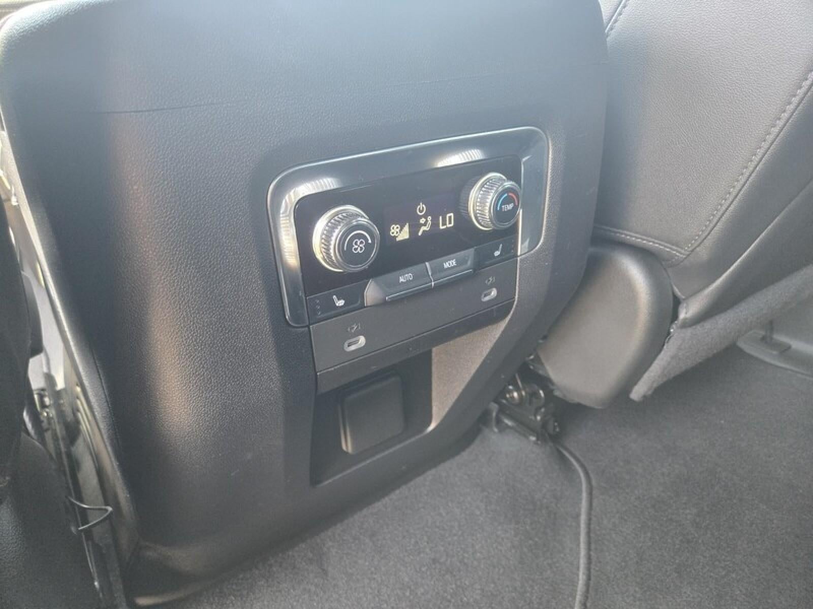 2022 GMC Yukon SLT - Photo 27