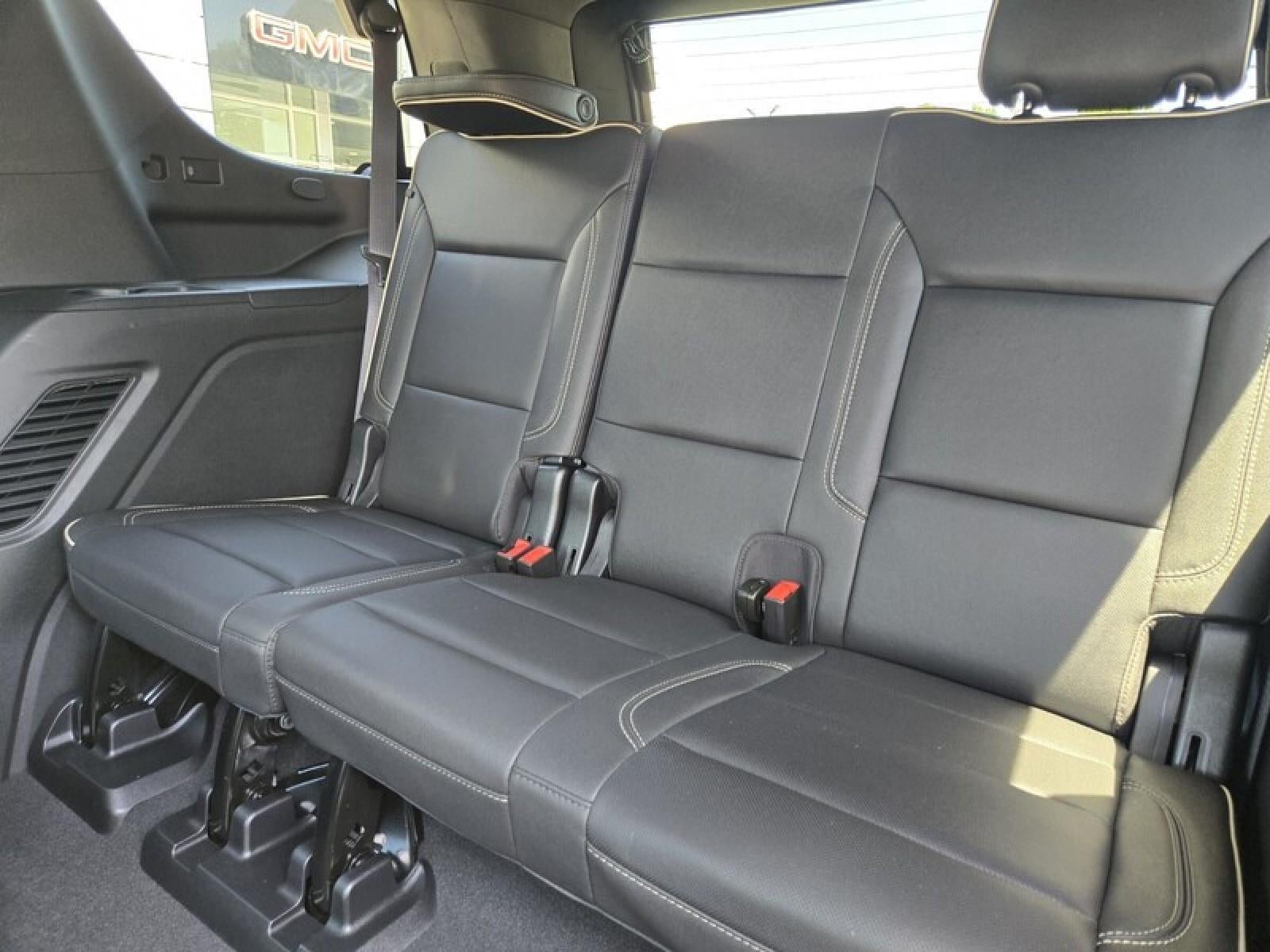 2022 GMC Yukon SLT - Photo 28