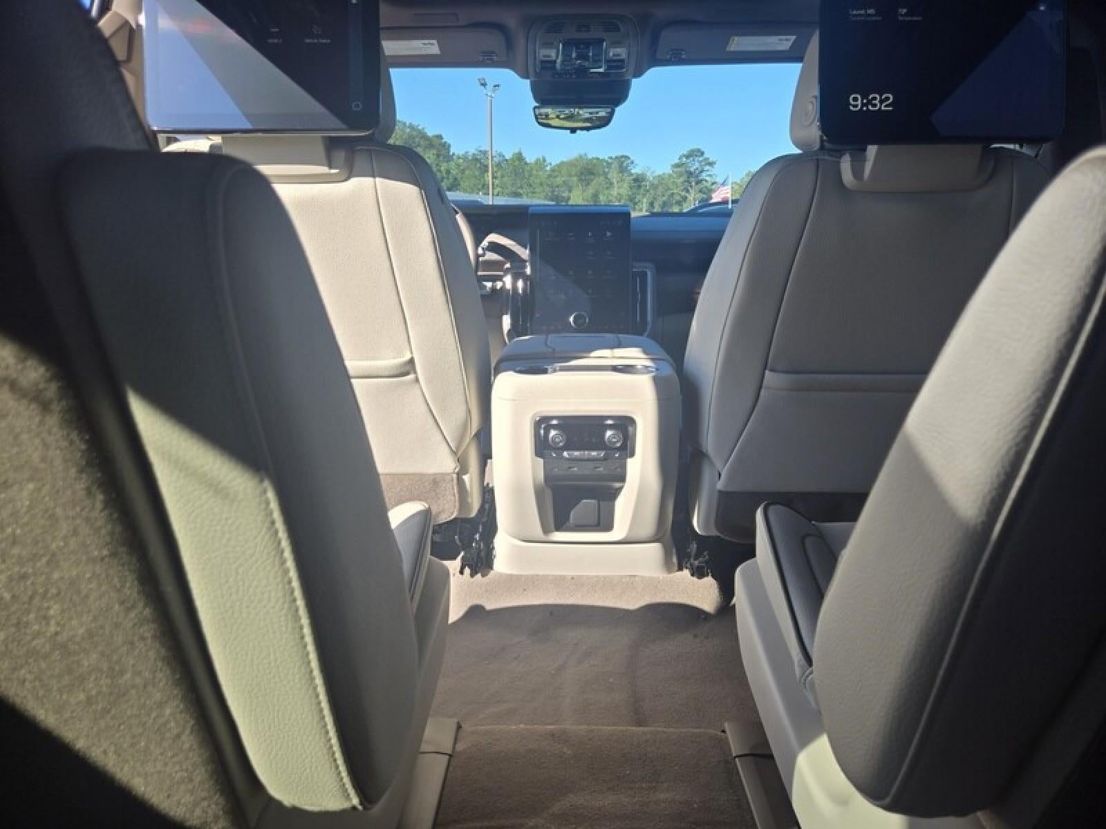 2027 GMC Yukon Denali - Photo 28