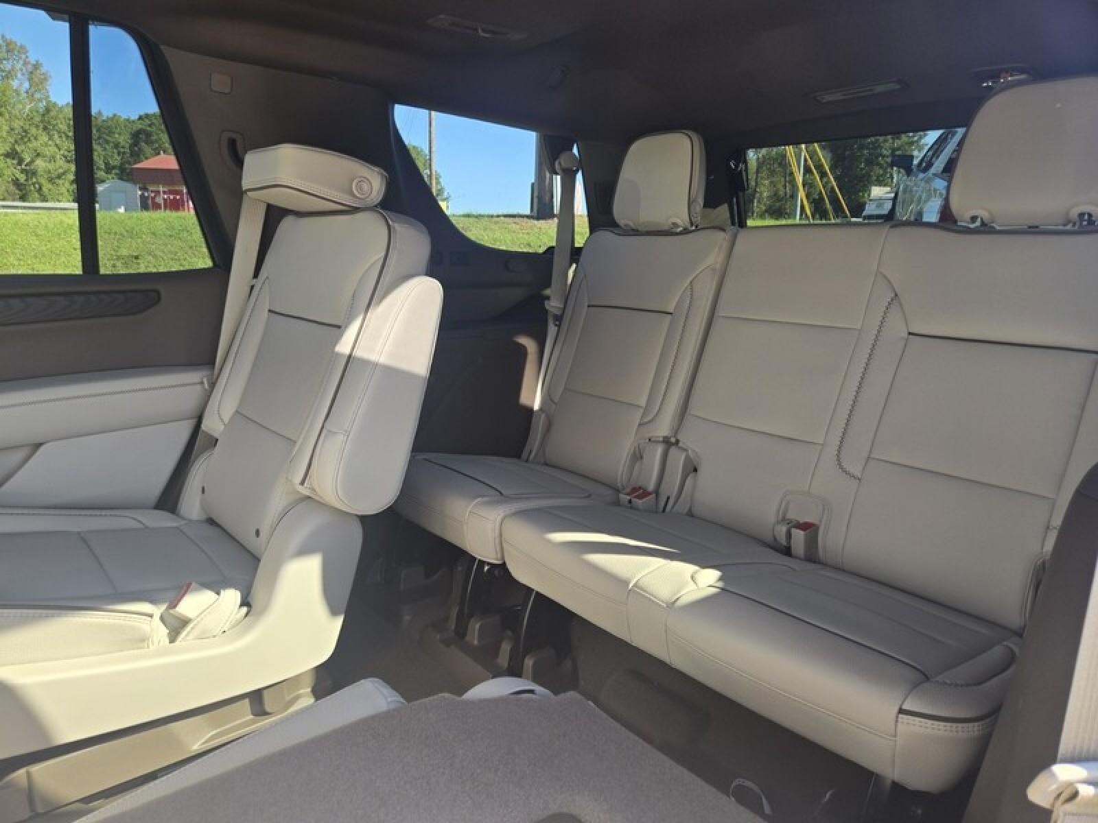 2027 GMC Yukon Denali - Photo 29