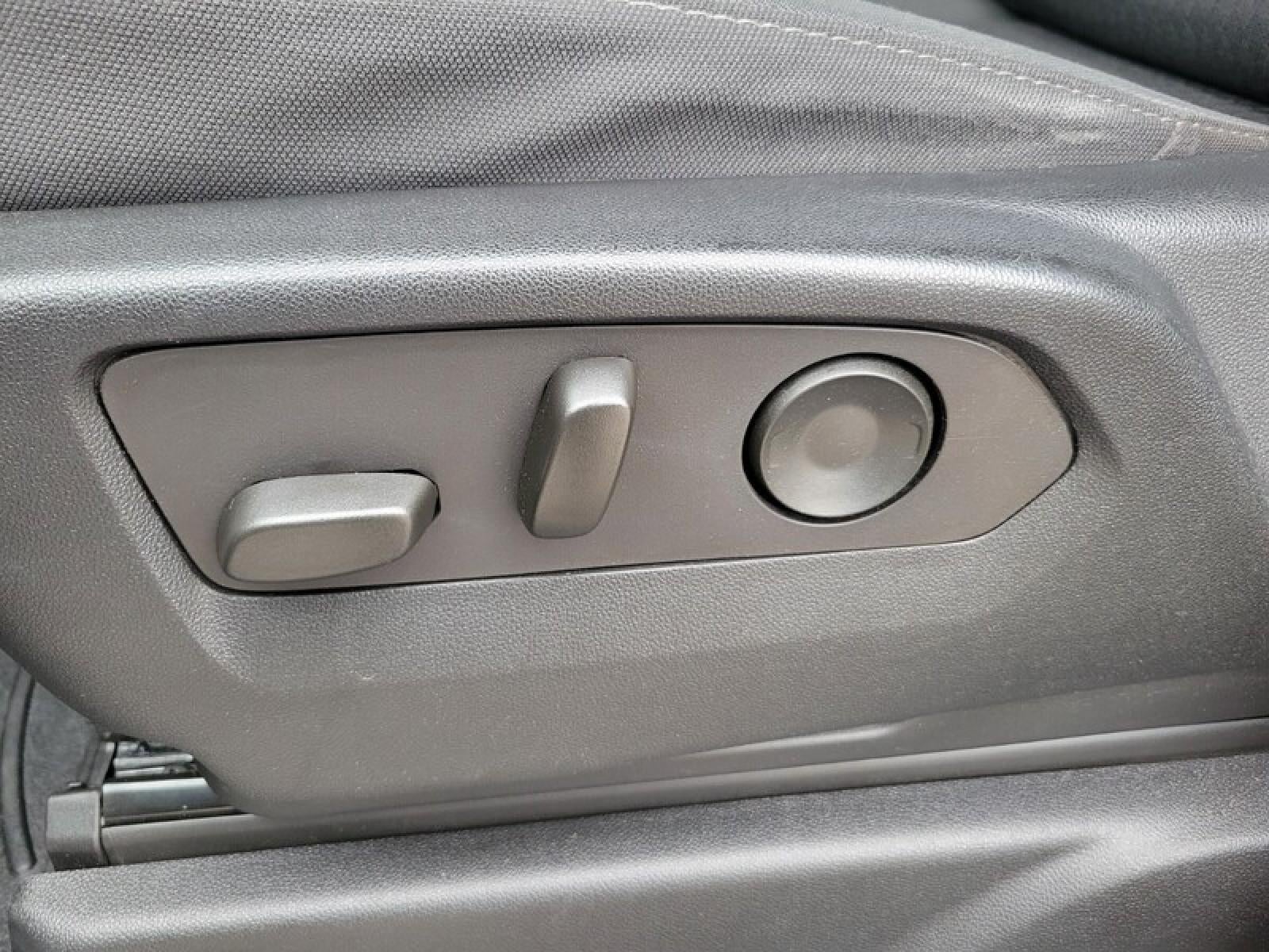 2023 GMC Yukon XL SLE