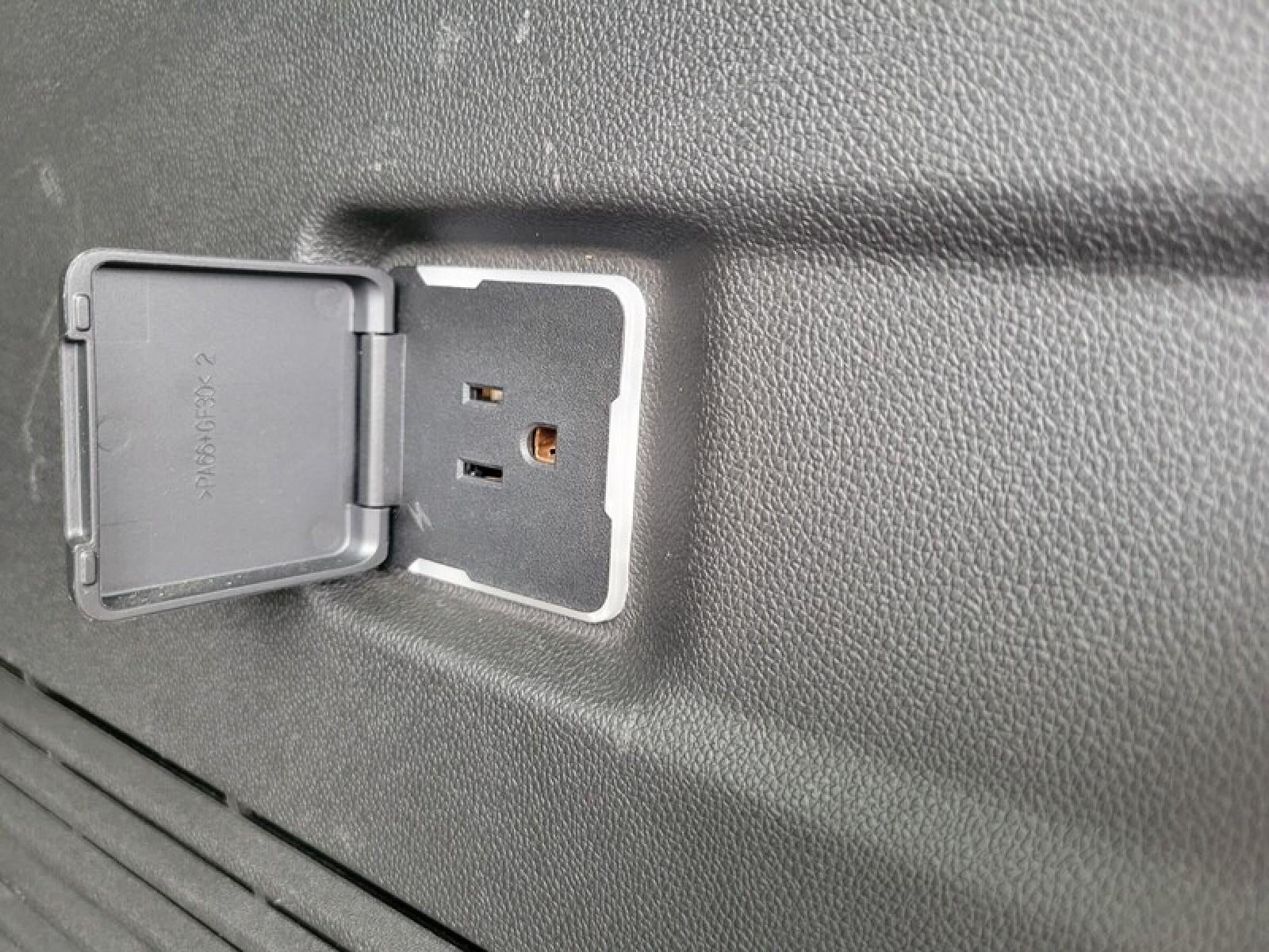 2023 GMC Yukon XL SLE