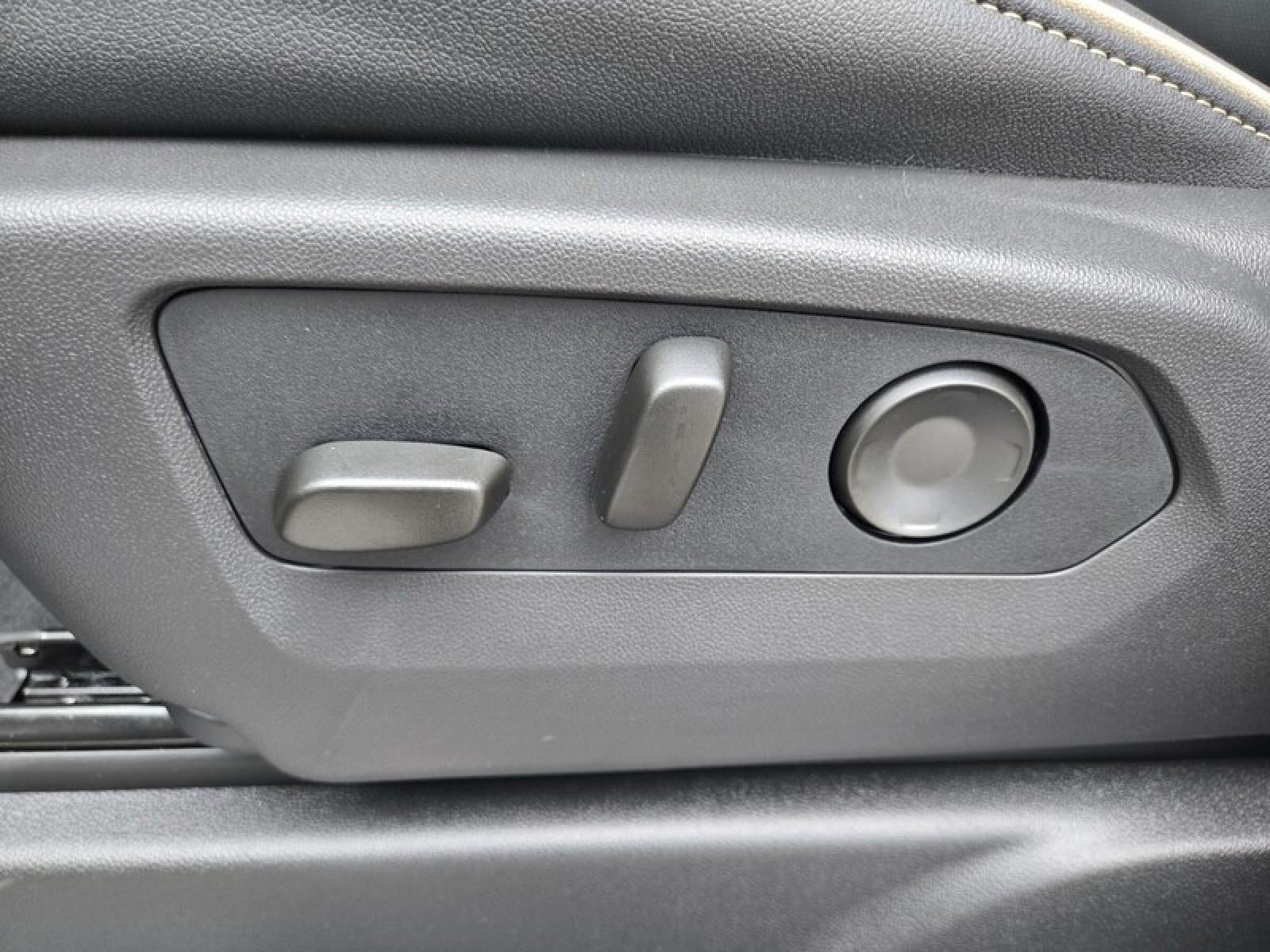 2026 GMC Yukon XL Elevation - Photo 23