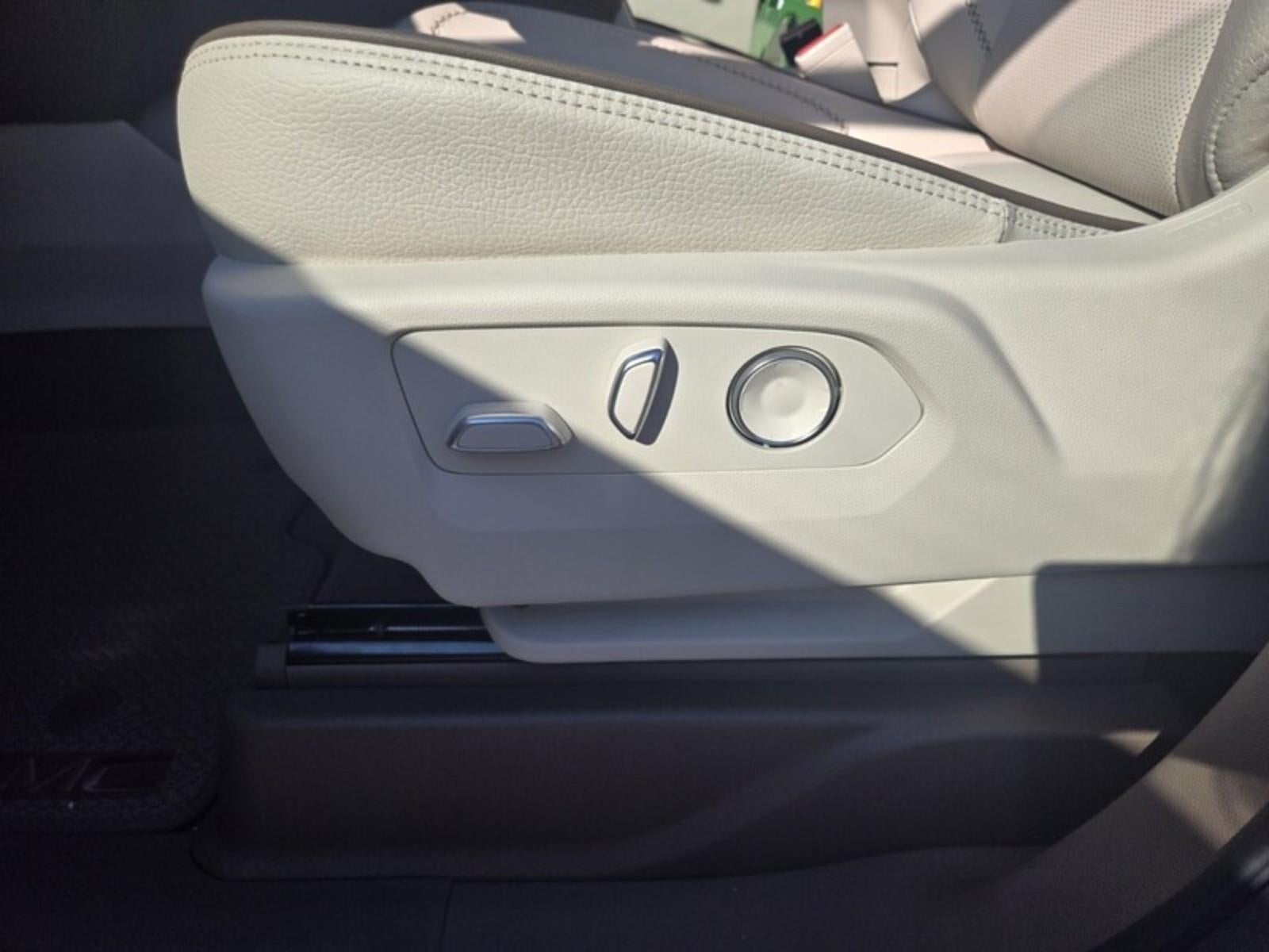2026 GMC Yukon XL Denali - Photo 55