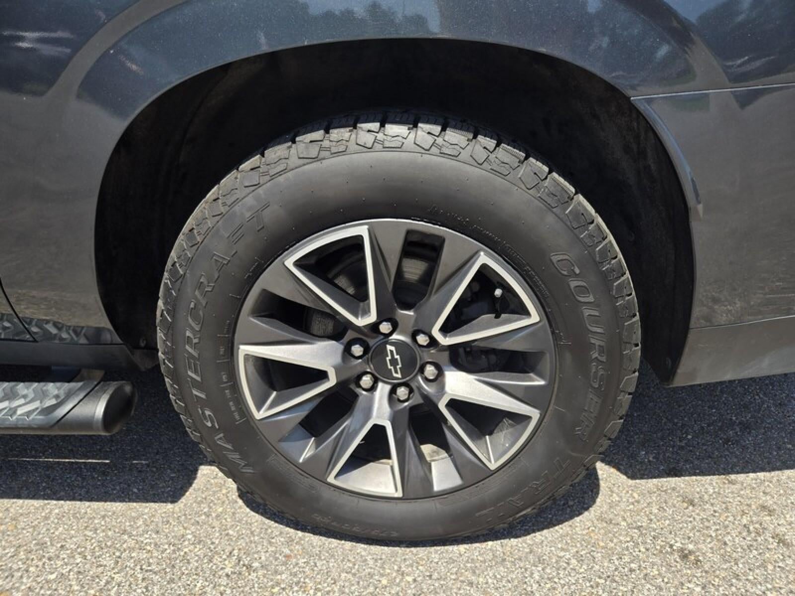 2021 Chevrolet Suburban Z71 - Photo 10