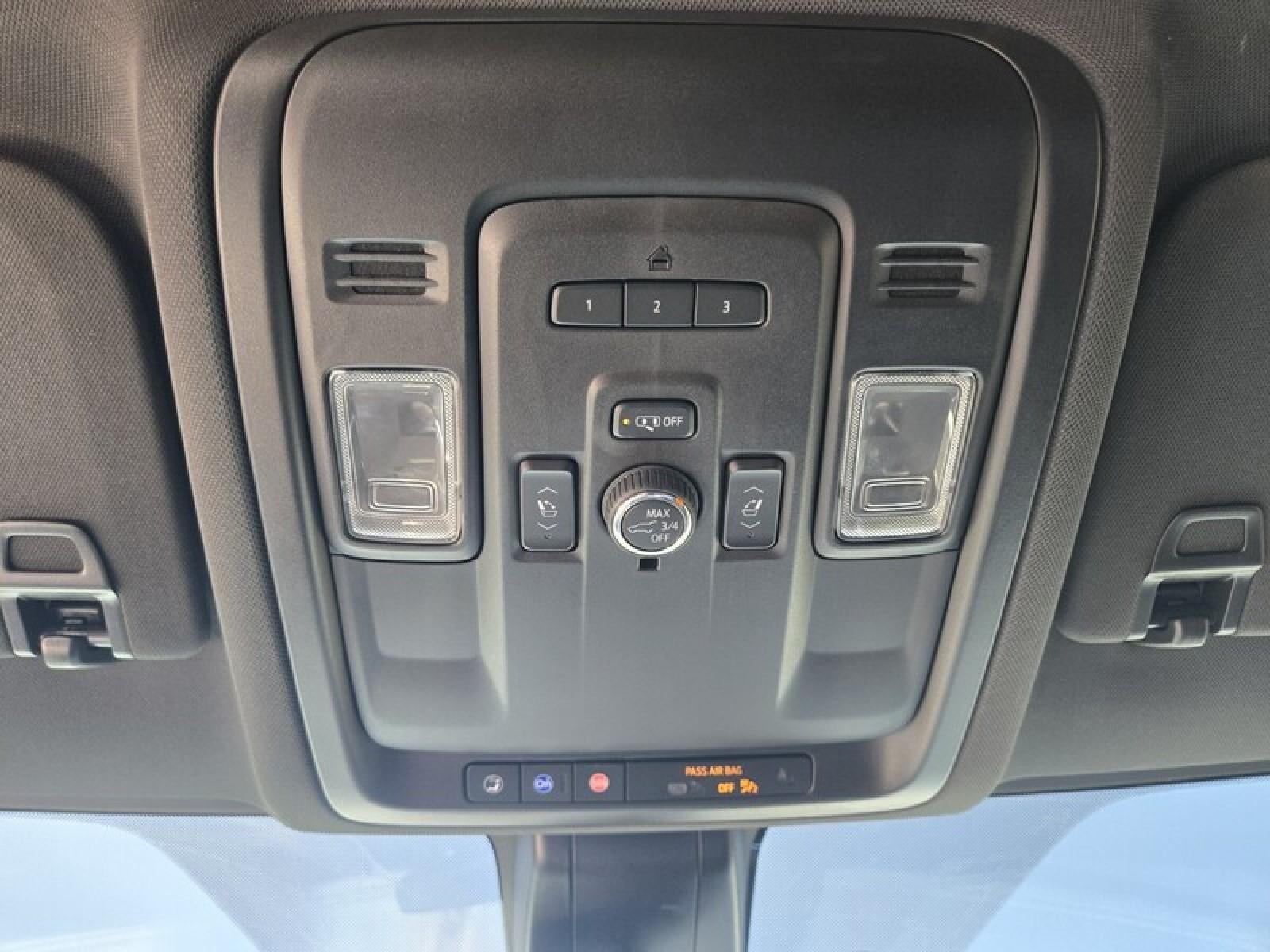 2021 Chevrolet Suburban Z71 - Photo 19