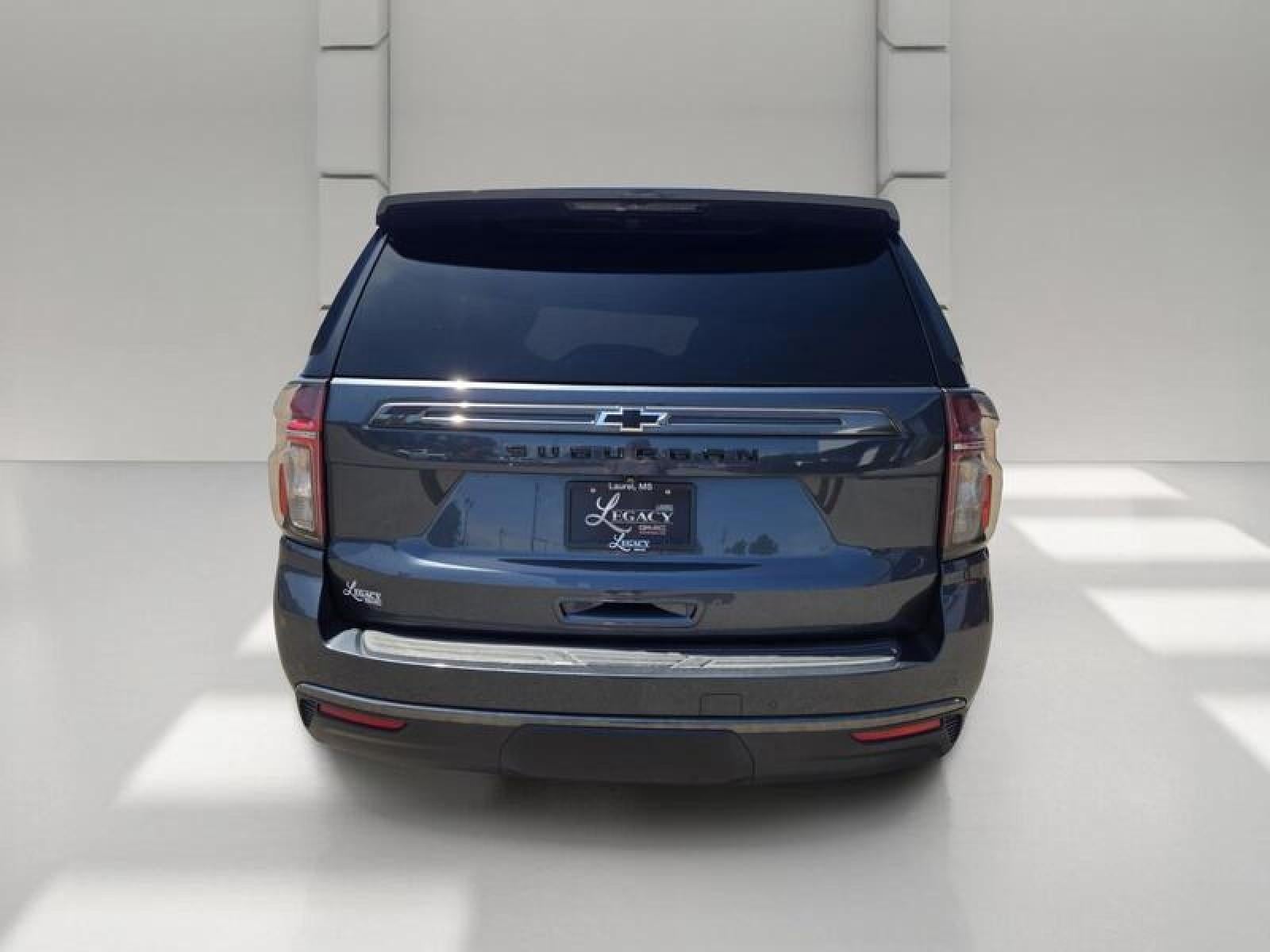 2021 Chevrolet Suburban Z71 - Photo 6