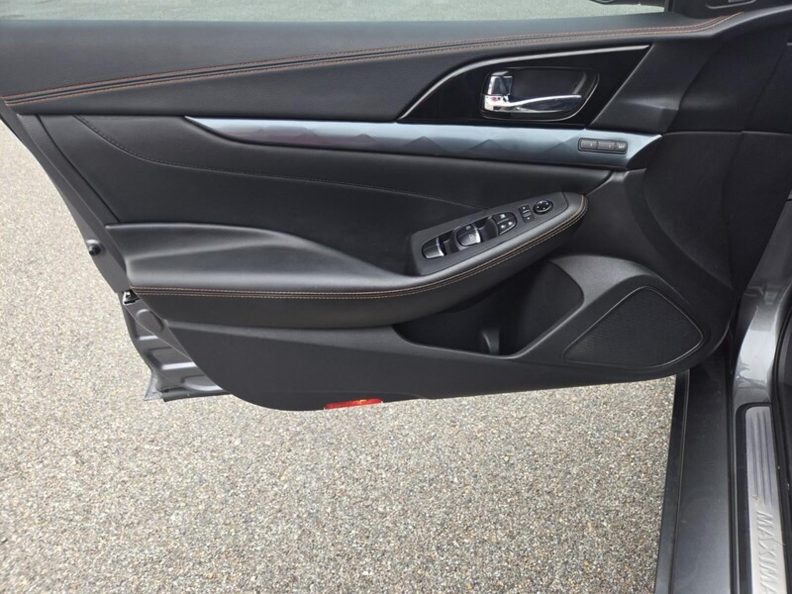 2023 Nissan Maxima SR