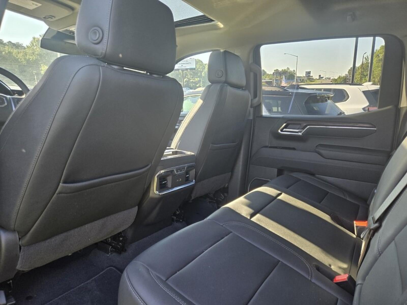 2026 GMC Sierra 1500 SLT - Photo 23