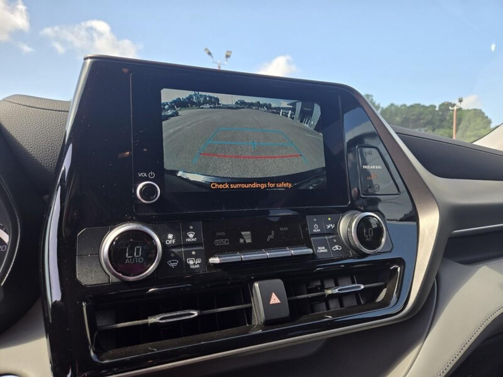 2023 Toyota Highlander Hybrid LE