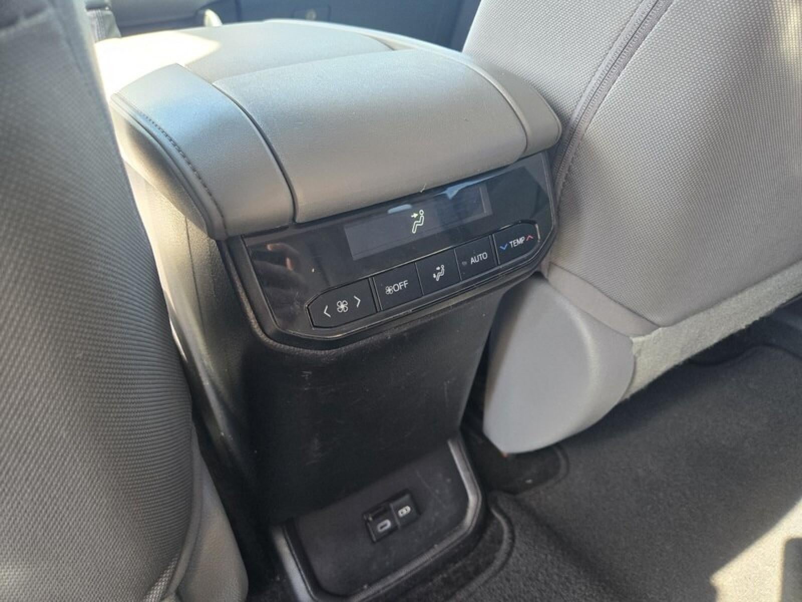 2023 Toyota Highlander Hybrid LE