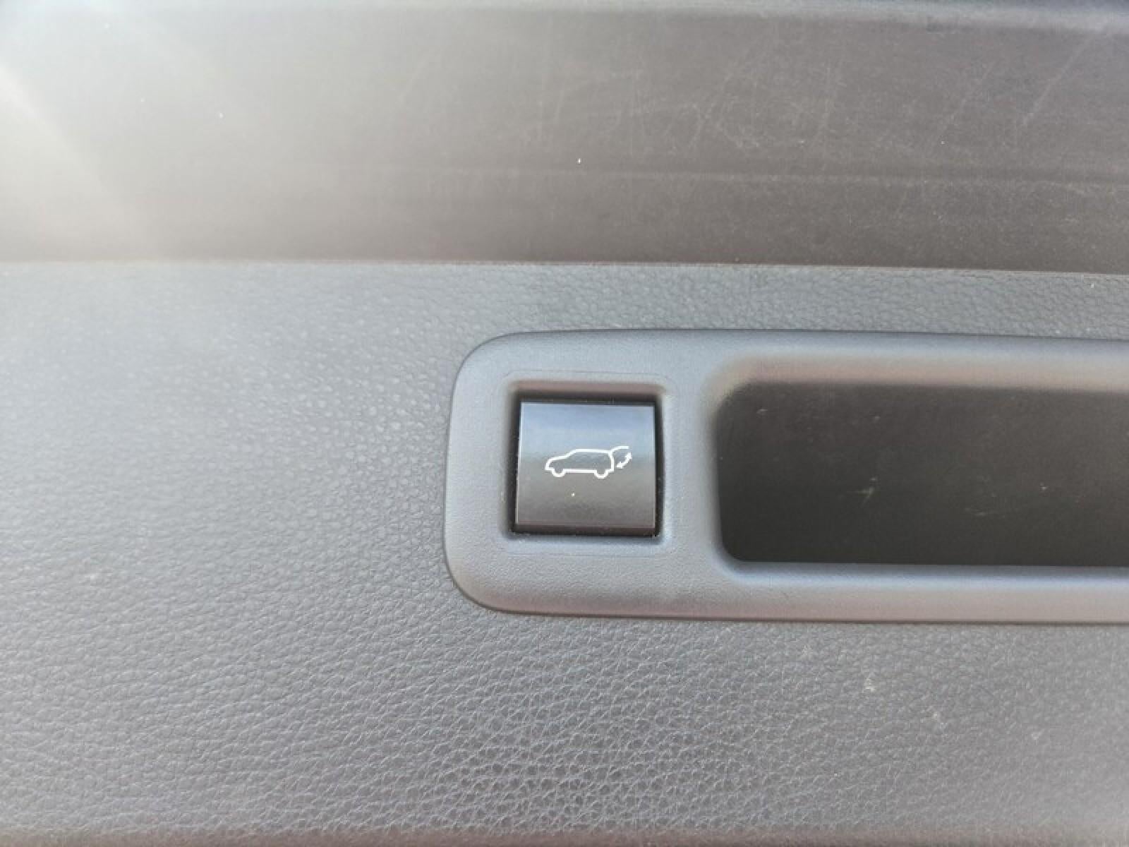 2023 Toyota Highlander Hybrid LE