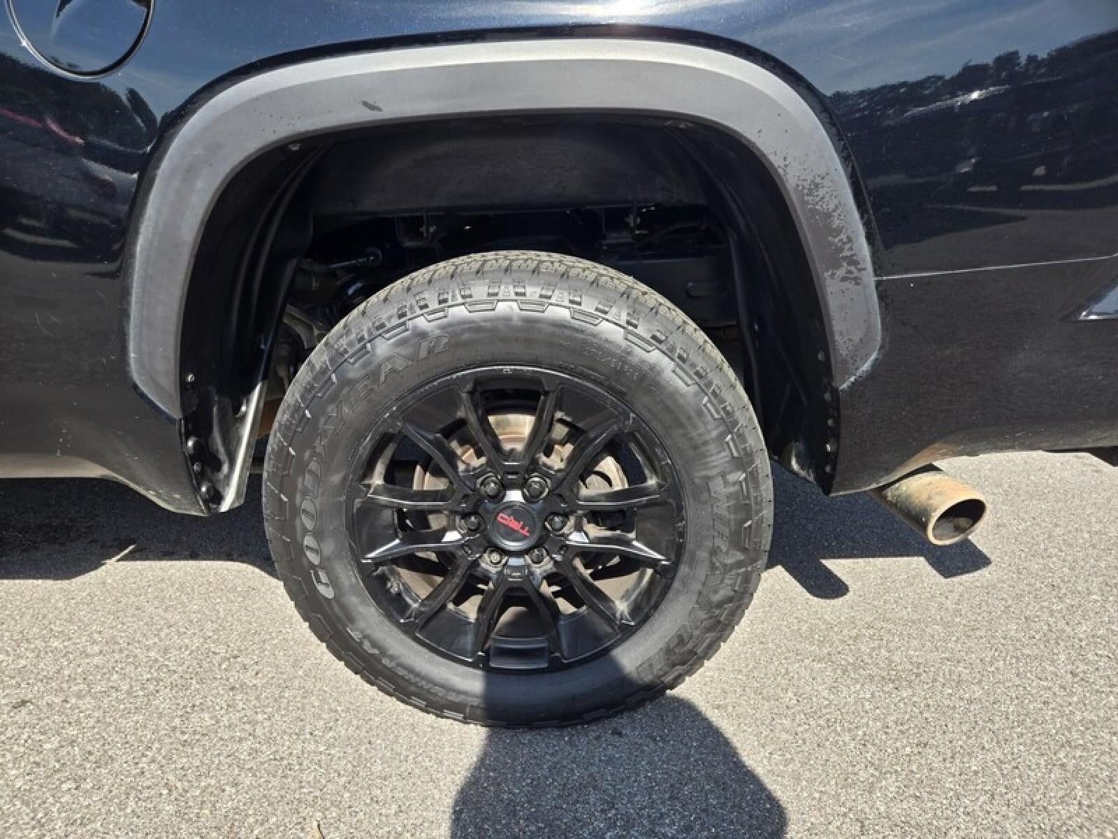 2023 Toyota Tundra 4WD SR5