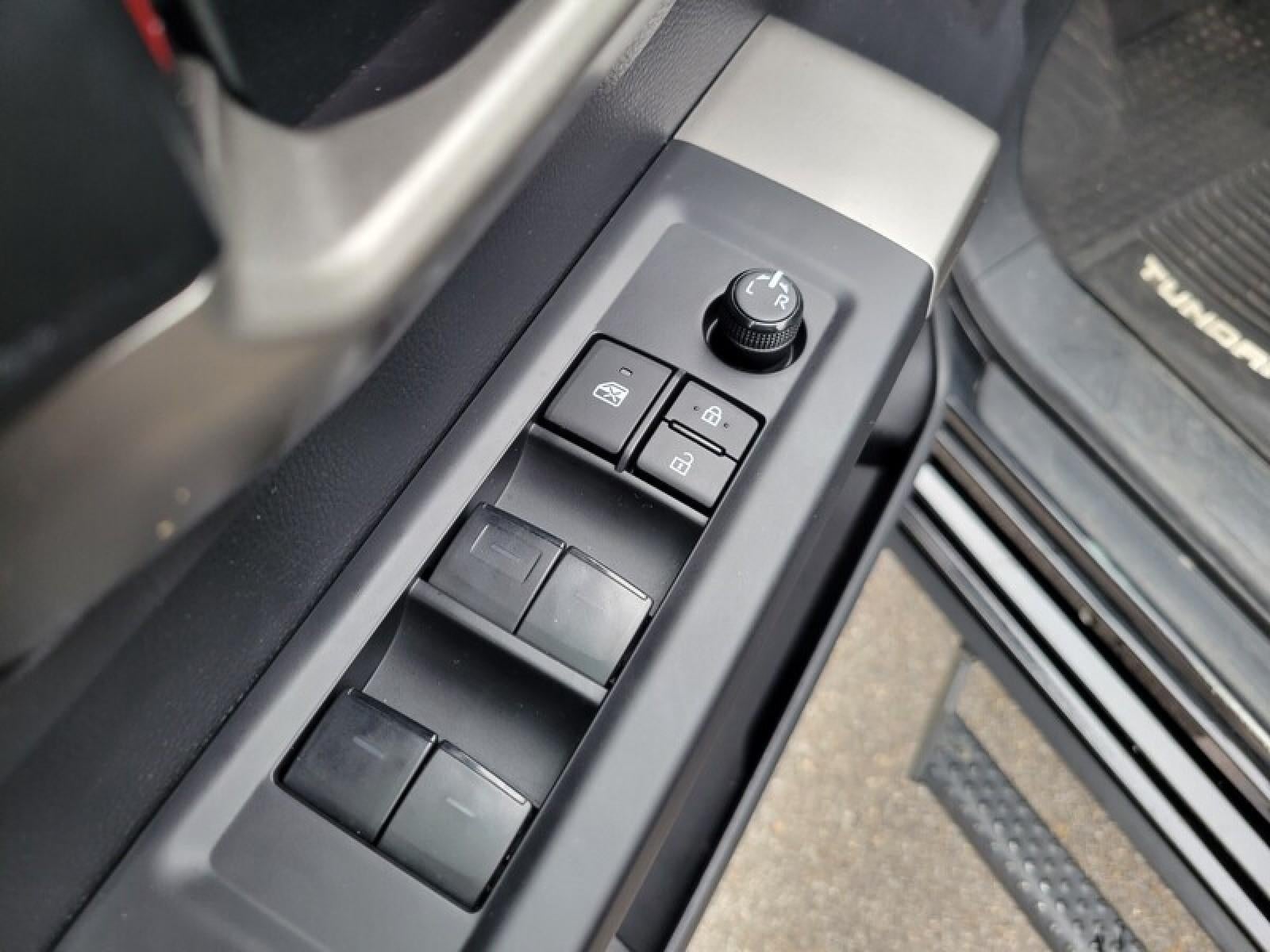 2023 Toyota Tundra 4WD SR5