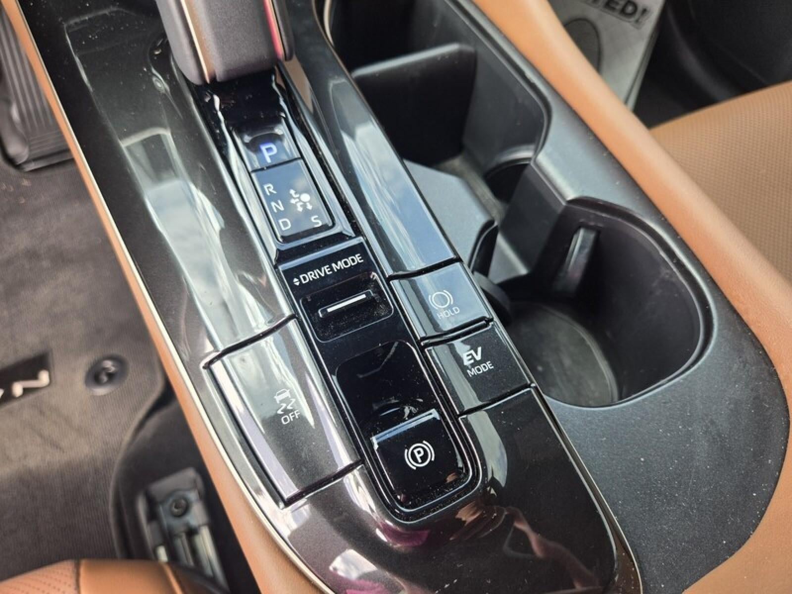 2025 Toyota Crown Signia XLE
