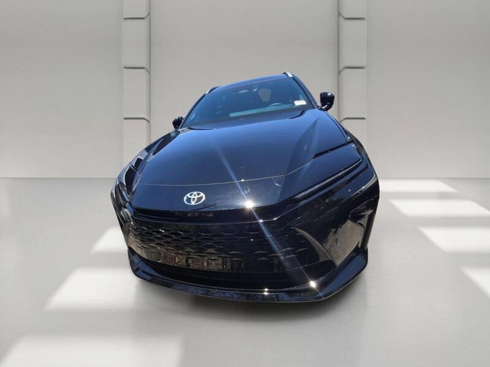 2025 Toyota Crown Signia XLE