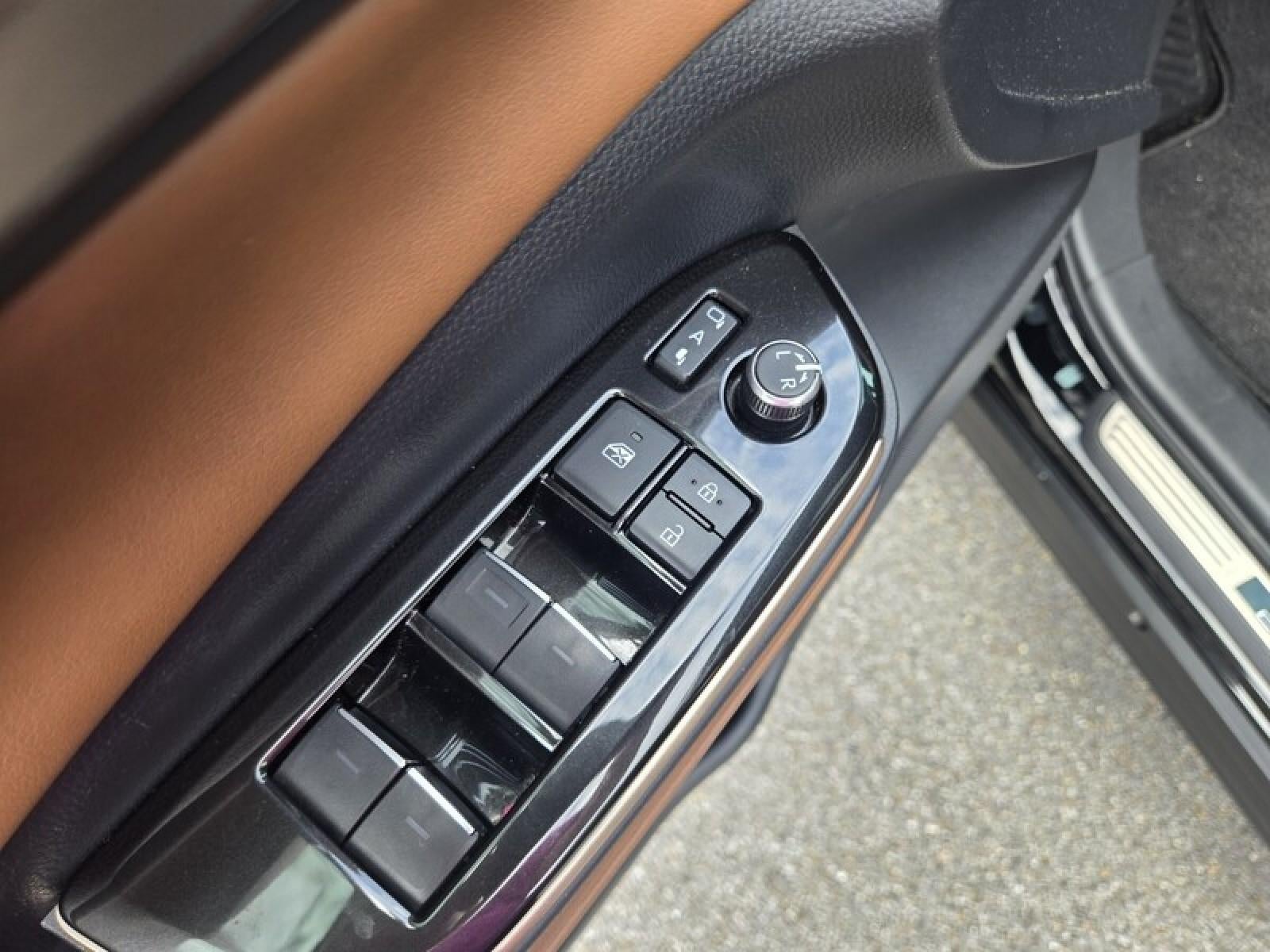 2025 Toyota Crown Signia XLE