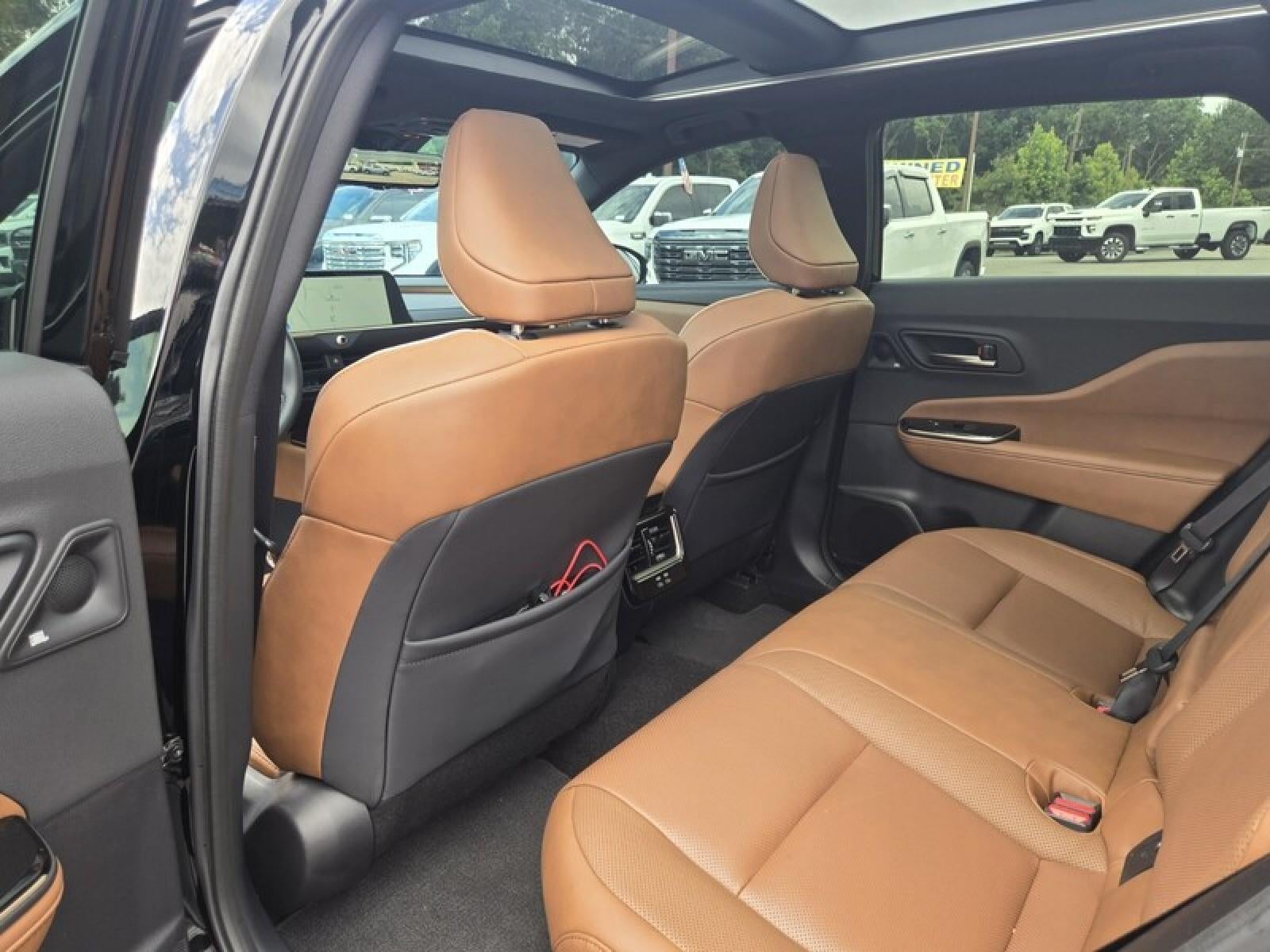 2025 Toyota Crown Signia XLE