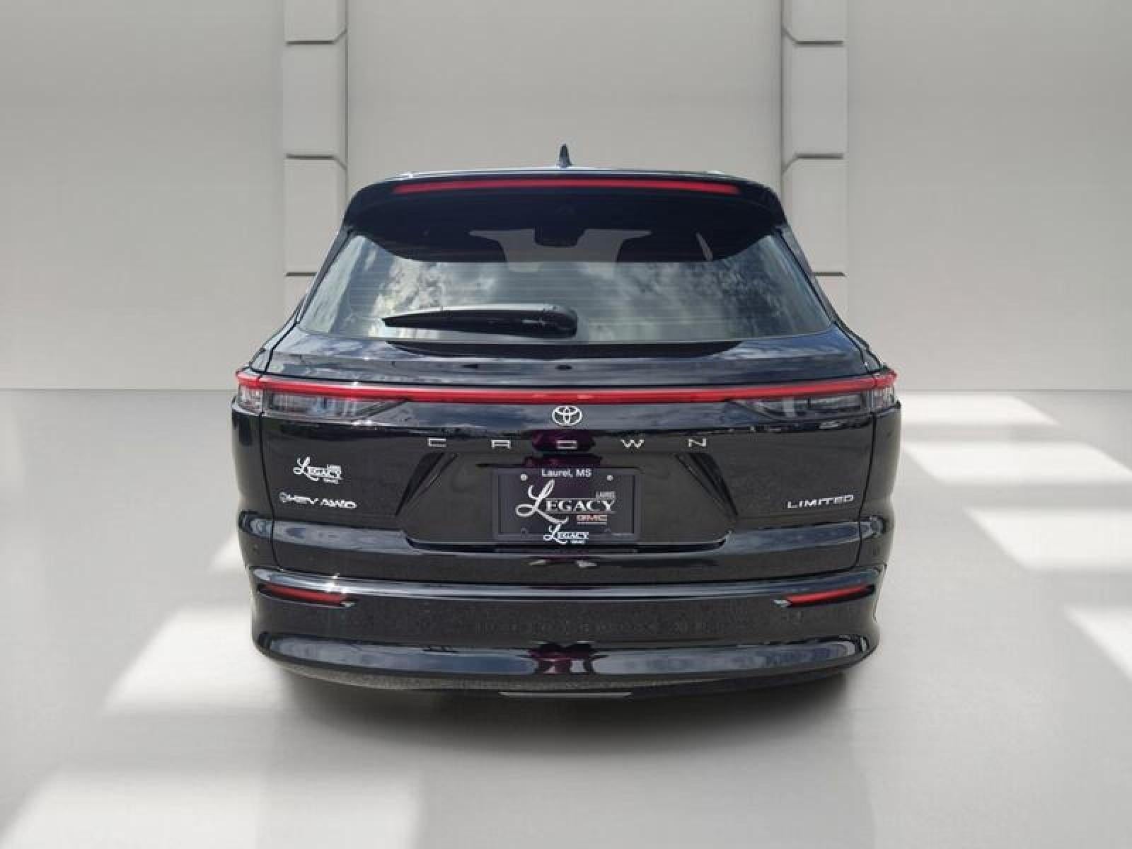 2025 Toyota Crown Signia XLE