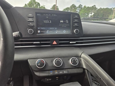 2025 Hyundai Elantra SE