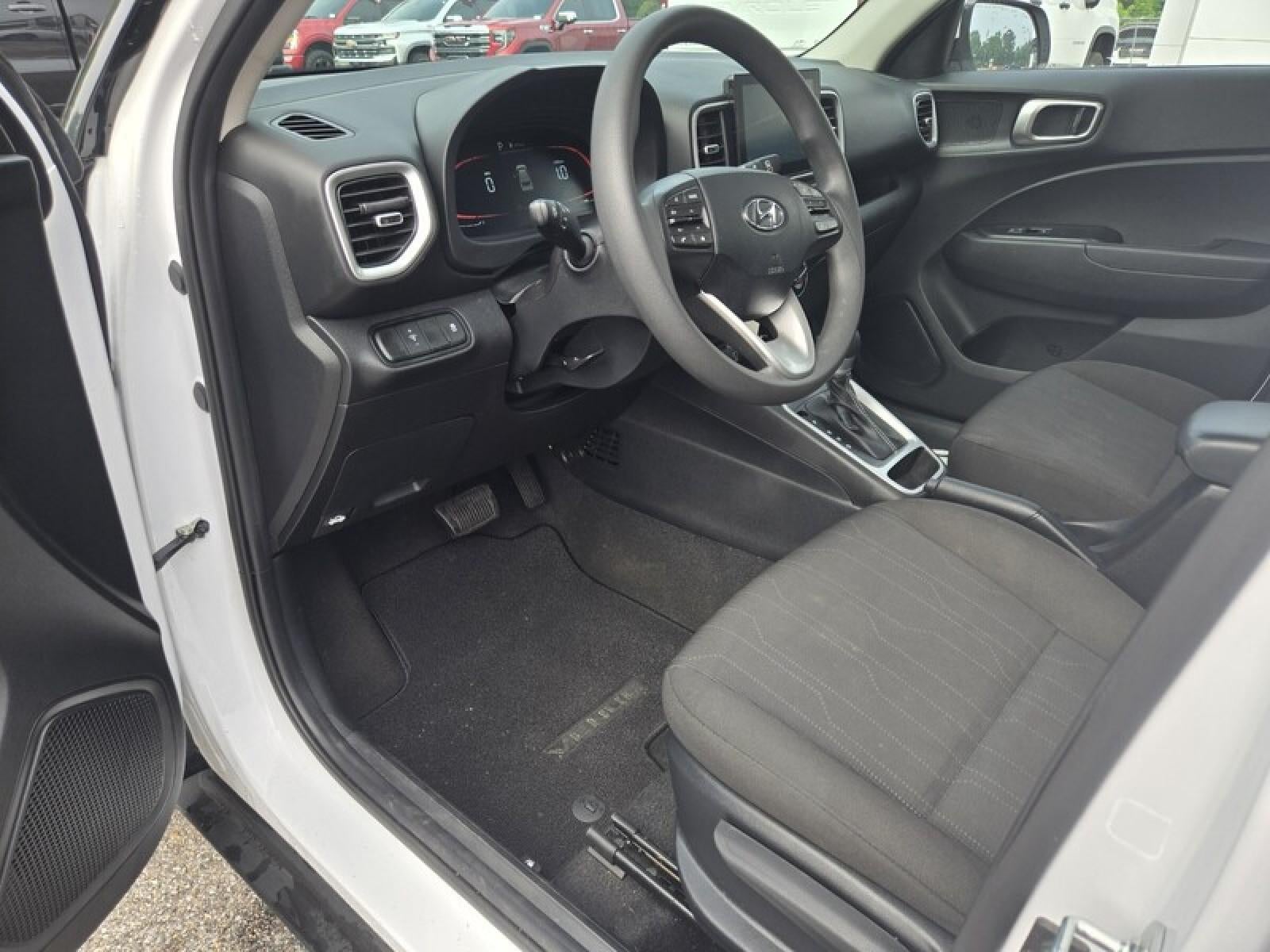 2024 Hyundai Venue SE