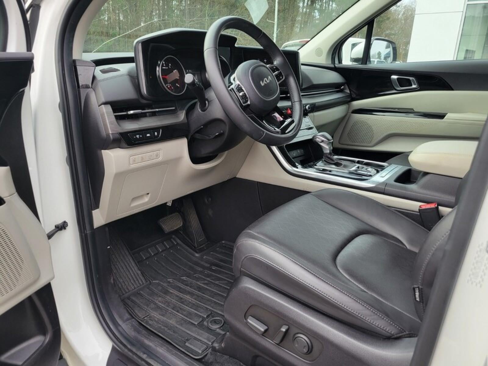 2024 Kia Carnival EX