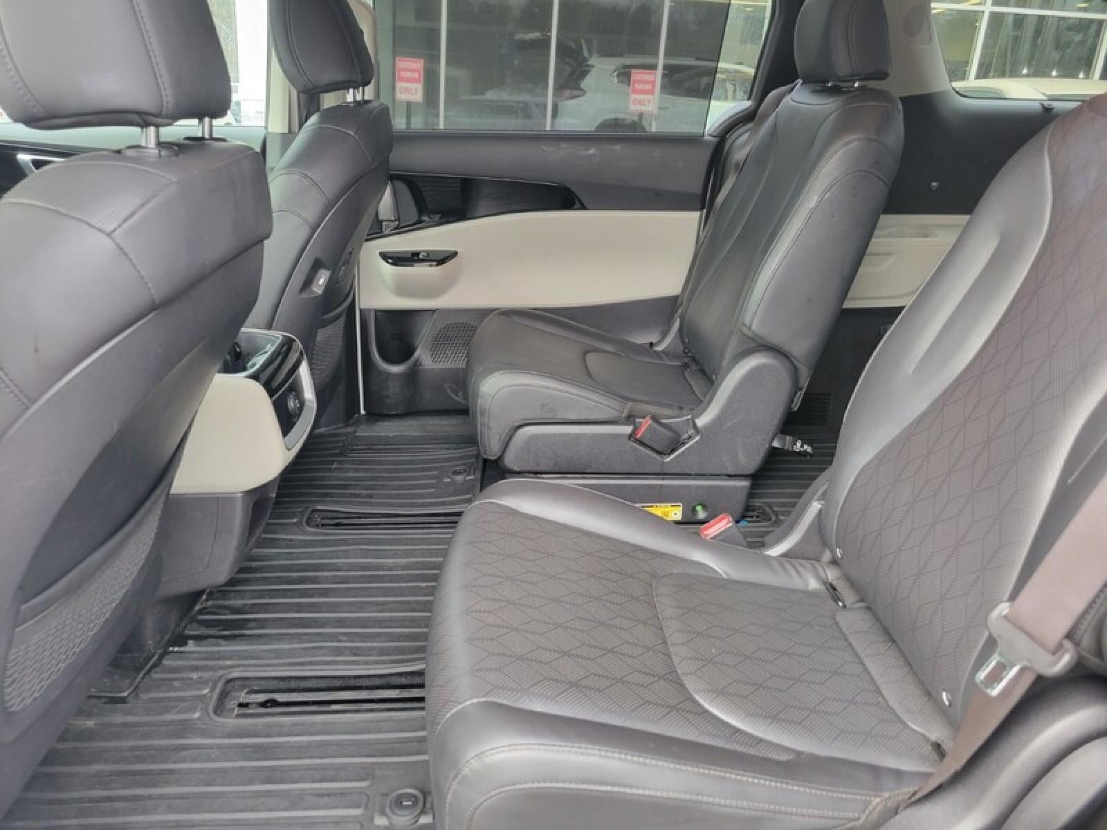 2024 Kia Carnival EX