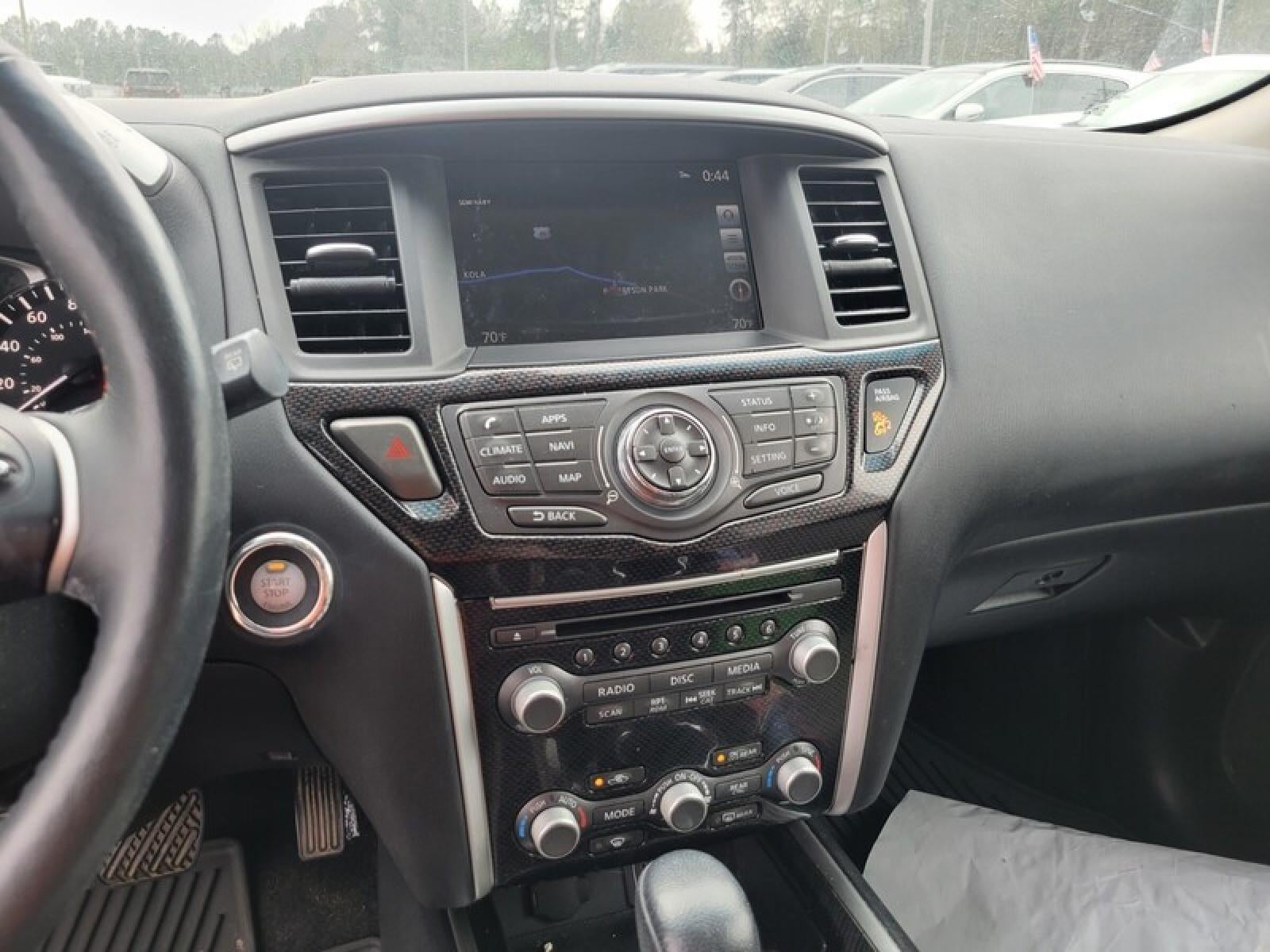 2019 Nissan Pathfinder SV