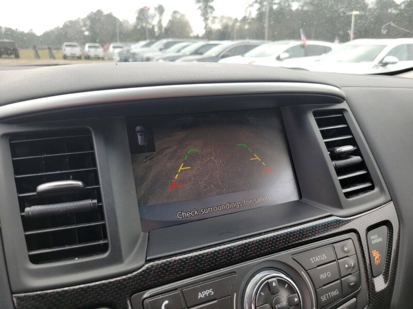 2019 Nissan Pathfinder SV