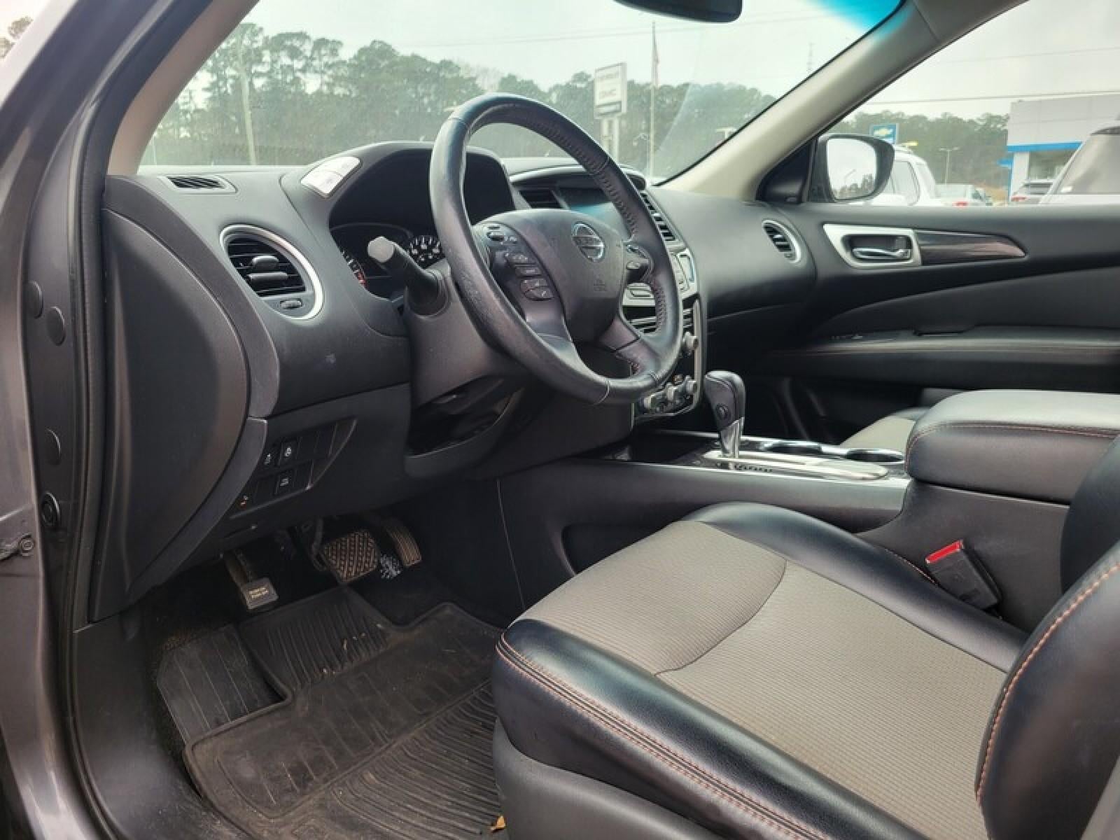 2019 Nissan Pathfinder SV