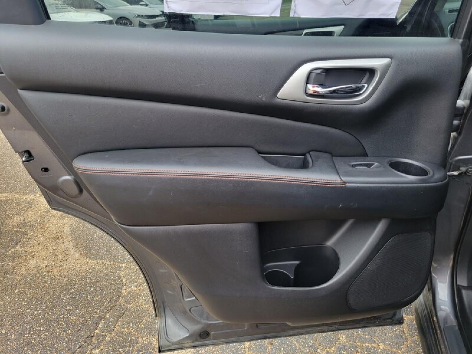 2019 Nissan Pathfinder SV