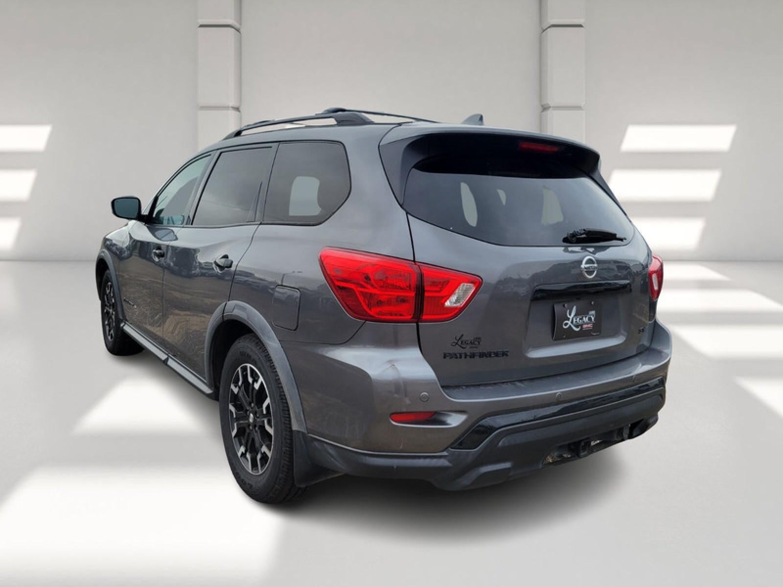 2019 Nissan Pathfinder SV