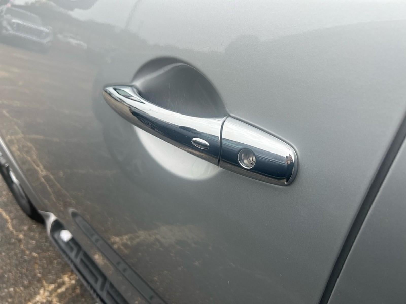 2022 INFINITI QX80 LUXE